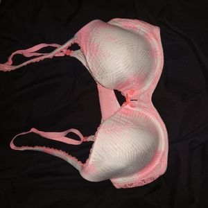 Victoria's Secret 34 C